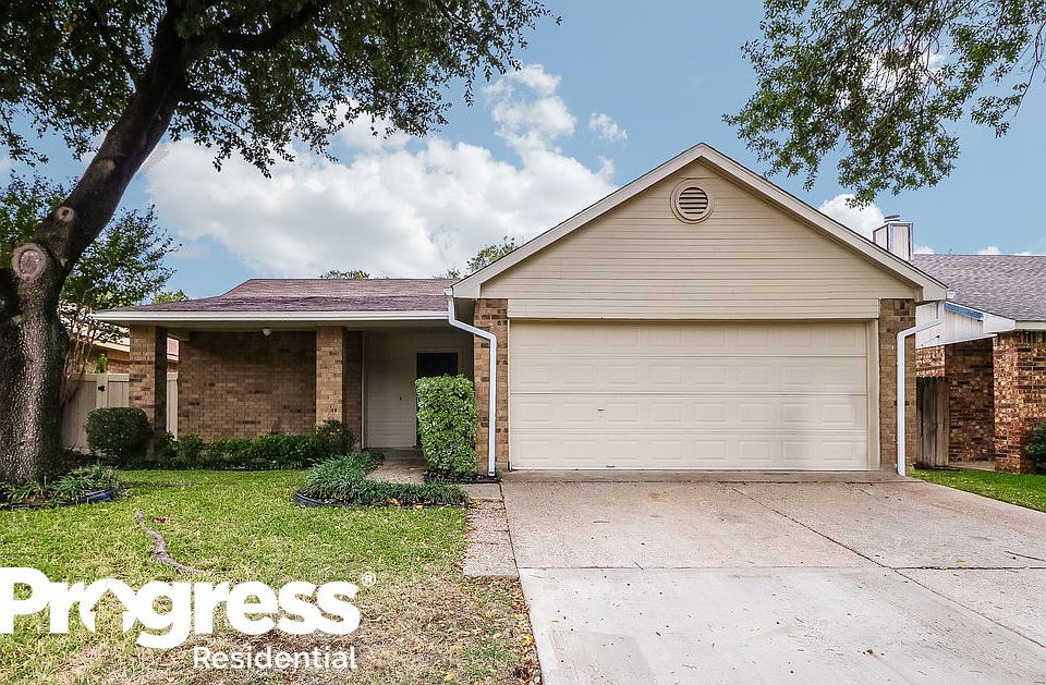 1st image of 107 Caprock Dr