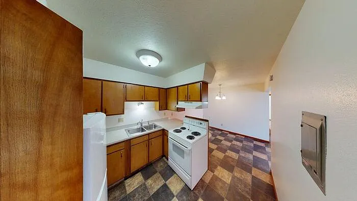305 Ryan Dr #8 — Photo 8