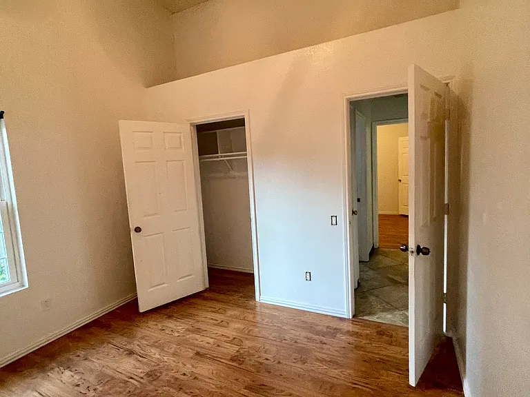8108 Marie Ln — Photo 6