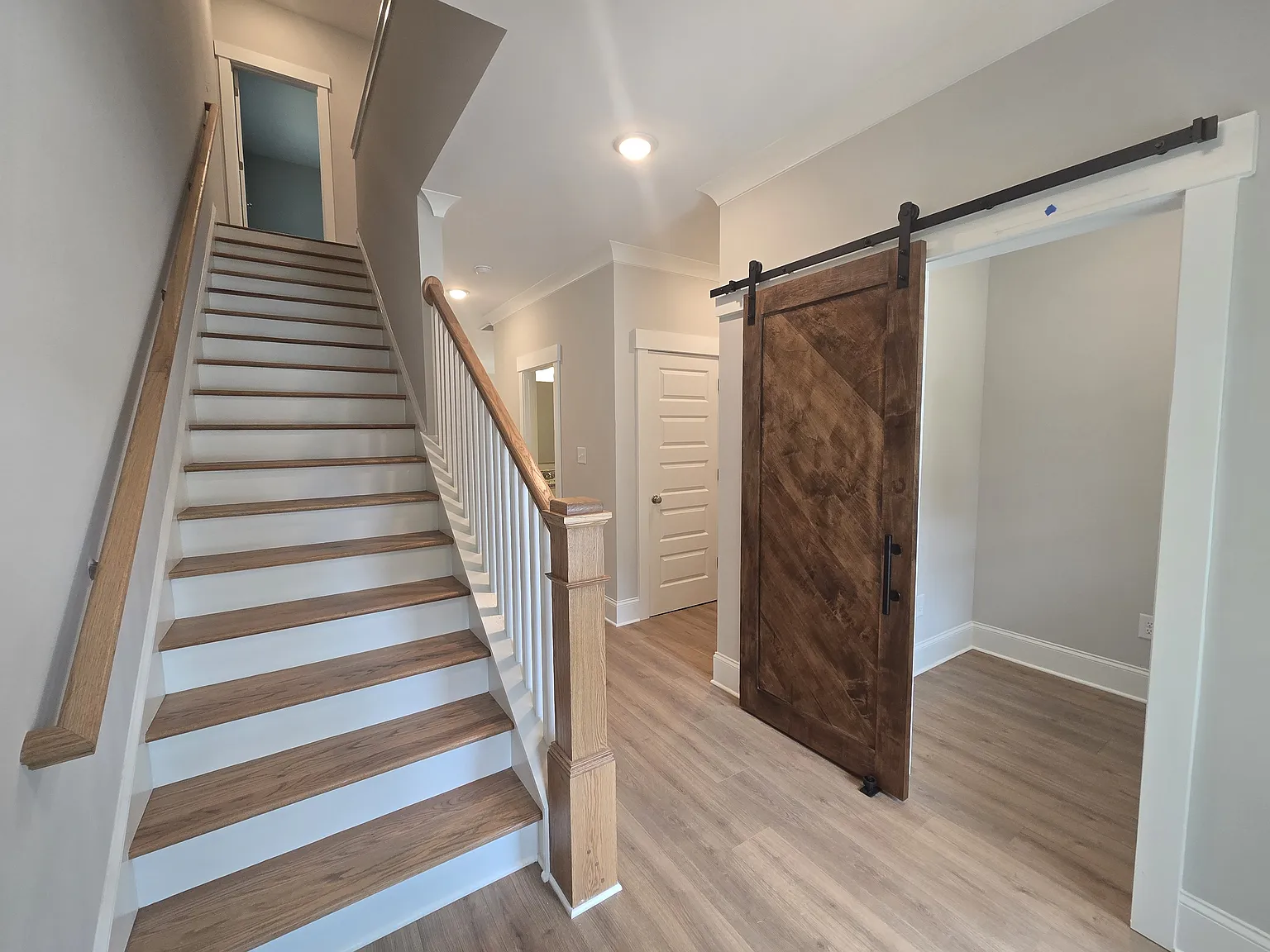 4 bed, 3.5 bath, 2133 sqft, $3,100 — Photo 3
