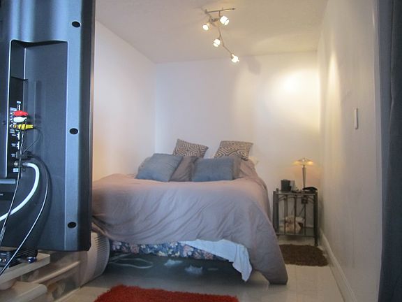 2nd image of 730 Pennsylvania Ave APT 203
