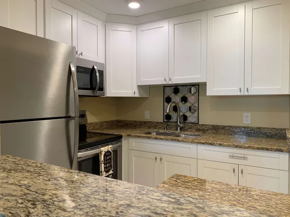 122 Sheffield F, West Palm Beach, FL 33417