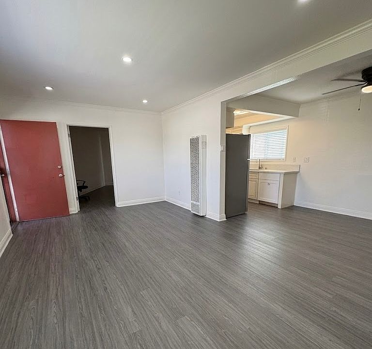 1st image of 5021 Atlantic Ave APT 29