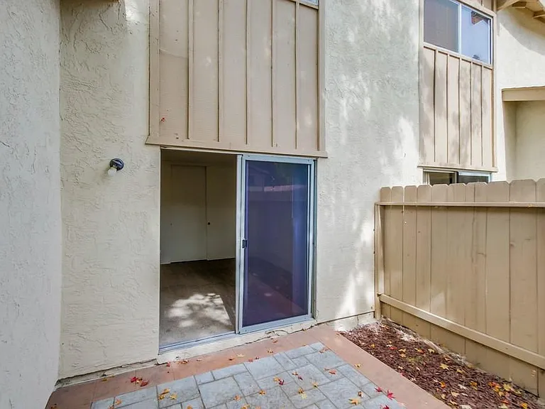 4002 Camino Calma — Photo 28