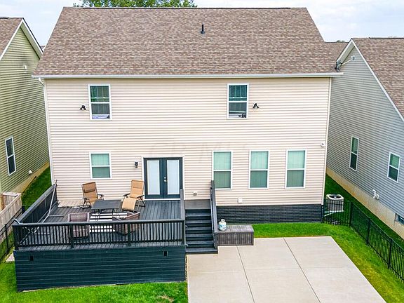 5th image of 557 Eisen Dr