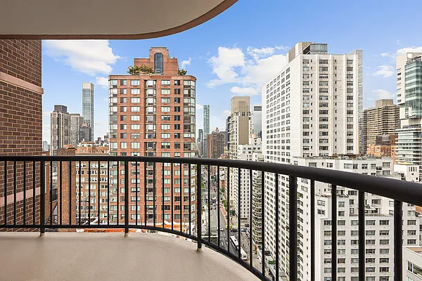 Sold by Corcoran | media 14