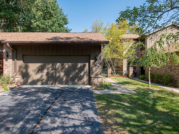 2nd image of 3647 Woodcliff Dr