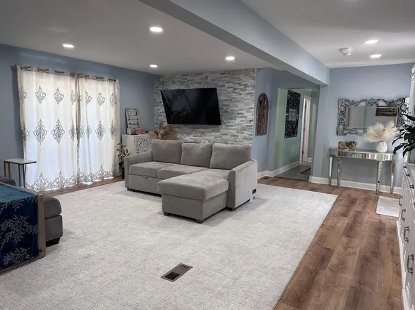 6742 Lamphere St, Dearborn Heights, MI 48127