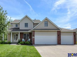 6520 Blackstone Rd, Lincoln, NE 68526