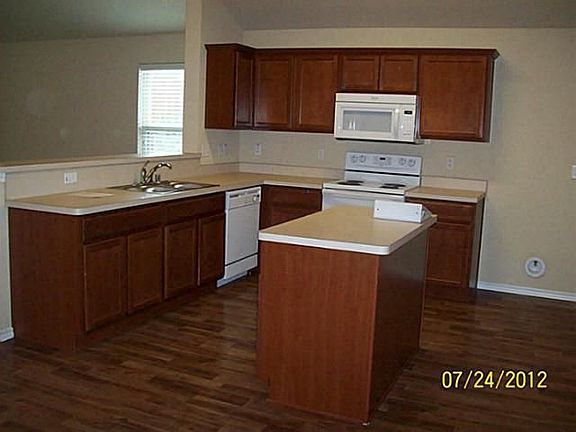 4th image of 10117 Blue Bell Dr