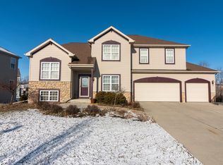 9524 W Parkland Ct, Milwaukee, WI 53224