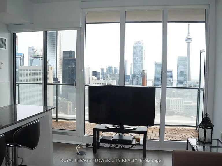 426 University Ave #4007 — Photo 6