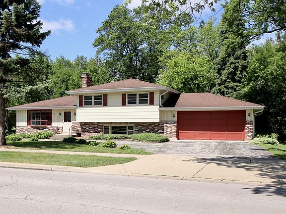 2nd image of 426 Blackhawk Dr