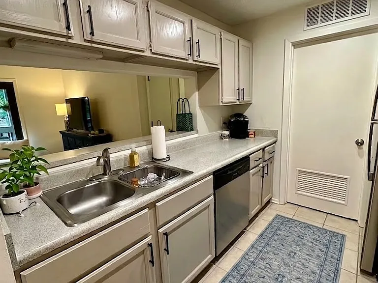 128 Warm Springs Cir — Photo 5