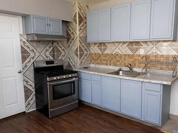 5th image of 2441 Holbrook St #2