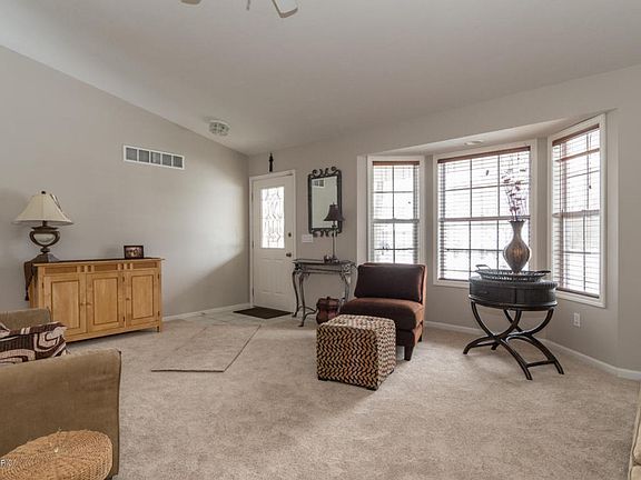 2nd image of 1660 Lancelot Ct