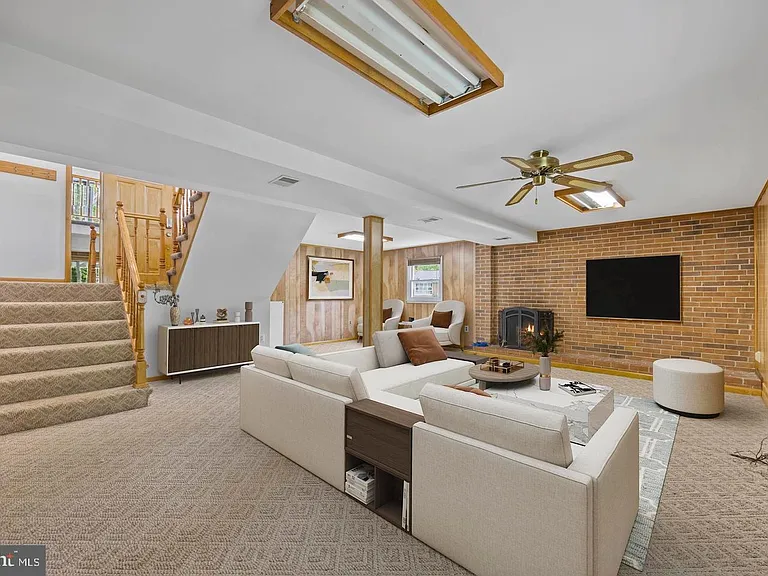 13501 Kelmont Ct — Photo 21