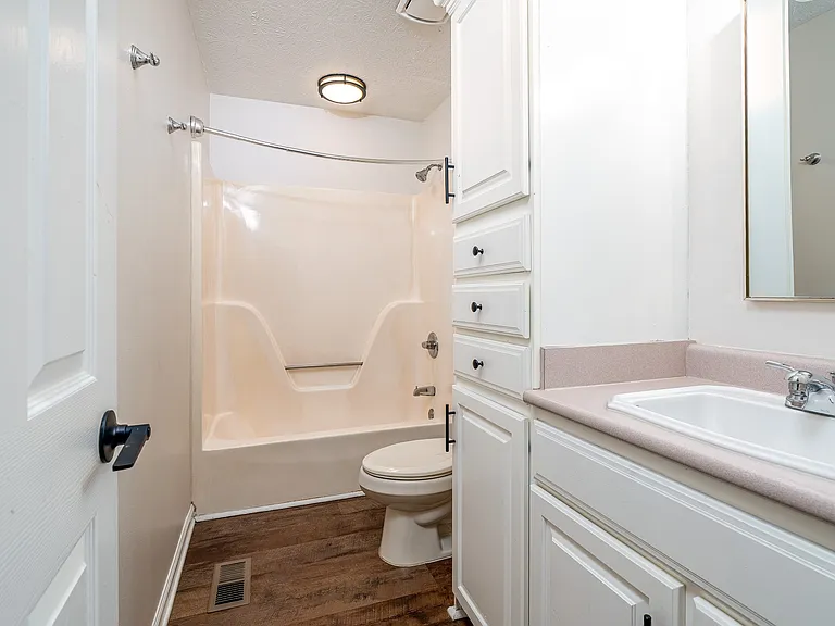 164 Hillside Dr — Photo 10