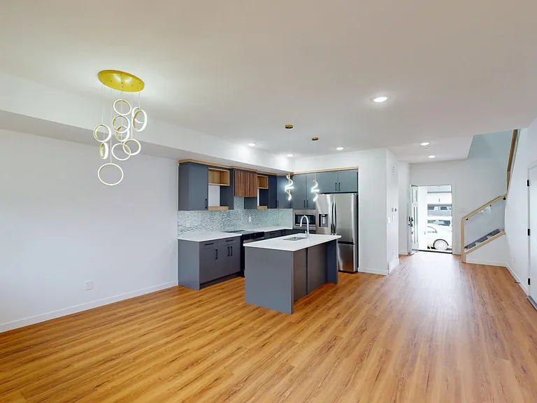 15 Hawks Ridge Blvd NW — Photo 3