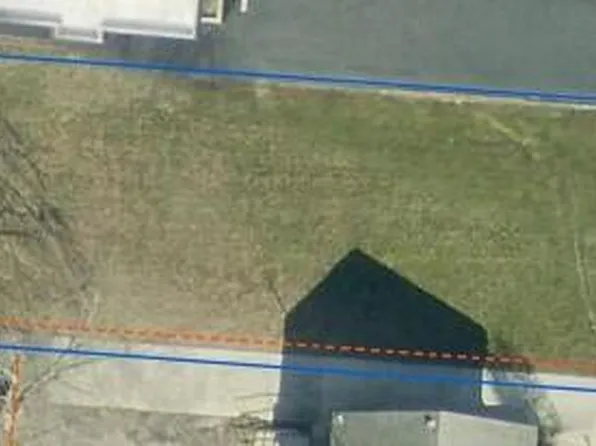 2217 N Limestone St, Springfield, OH 45503