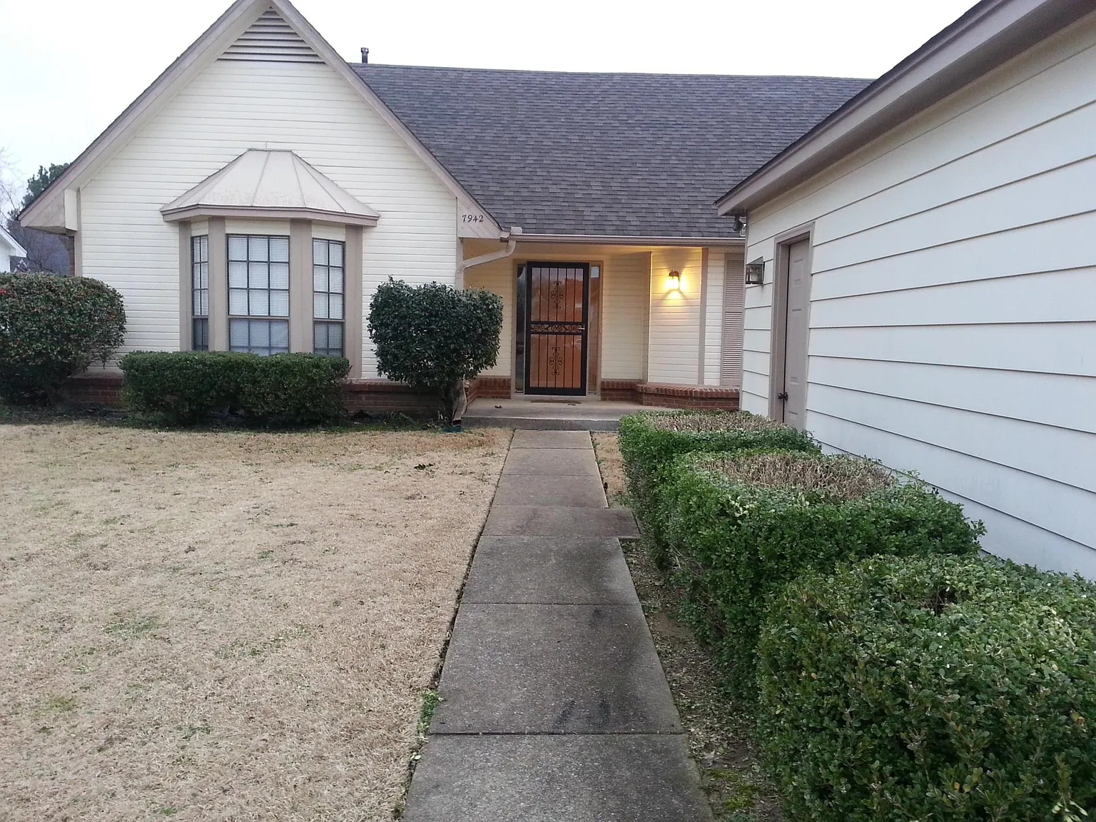 3 bed, 1450 sqft, $1,600 — Photo 1