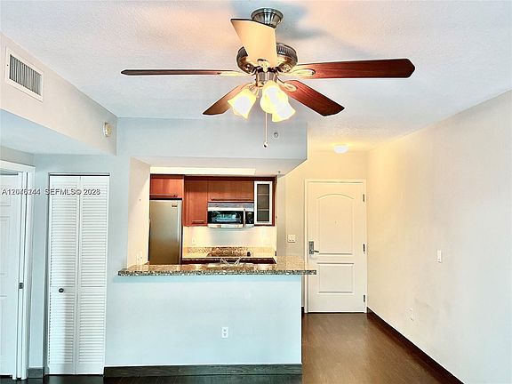 5th image of 110 Washington Ave APT 1506