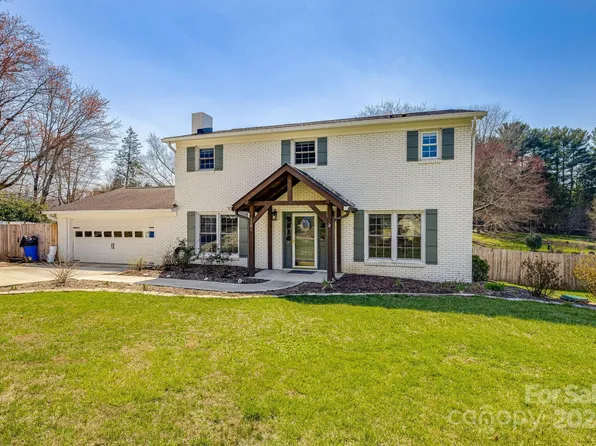 1281 Glenheath Dr, Hendersonville, NC 28791