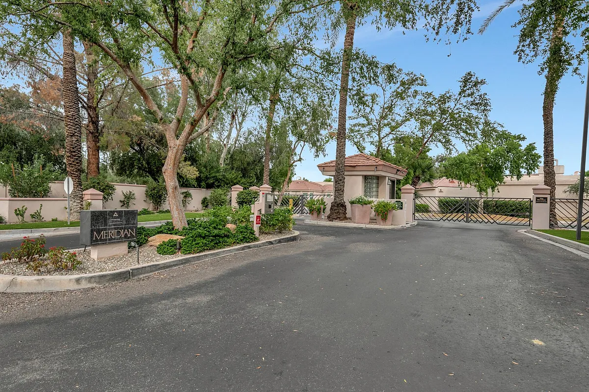 Building Photo - 7773 E Stallion Rd