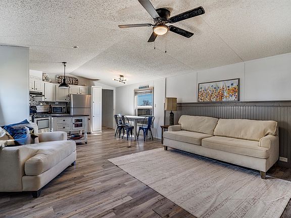 2nd image of 212 Farmhouse Rd