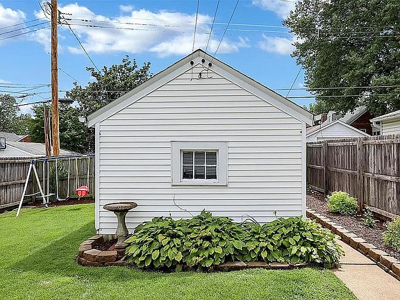 5th image of 6622 Tholozan Ave