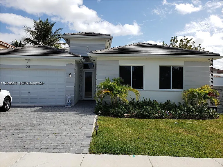 701 NW 127th Pl — Photo 1