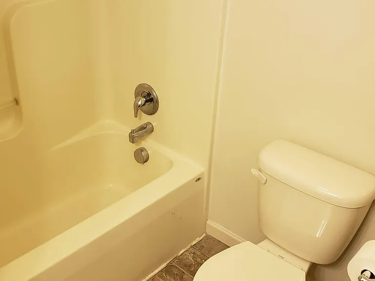 6428 Creekbend Dr — Photo 12