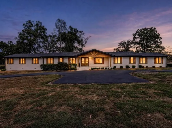 76 Ledford Mill Ln, Normandy, TN 37360