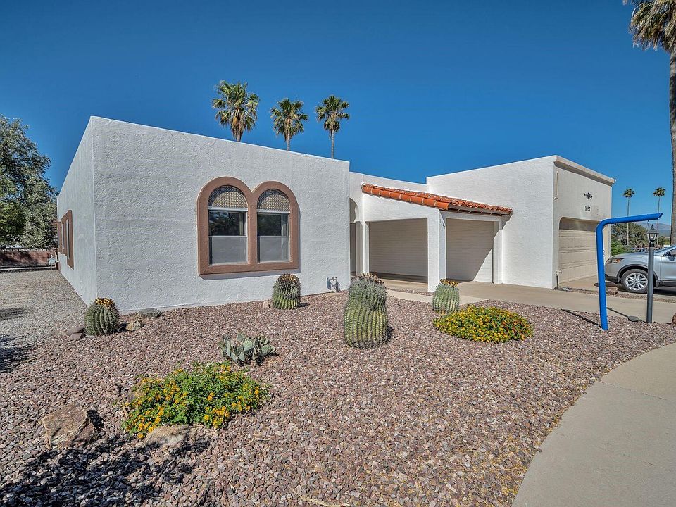 1st image of 1049 N Abrego Dr S