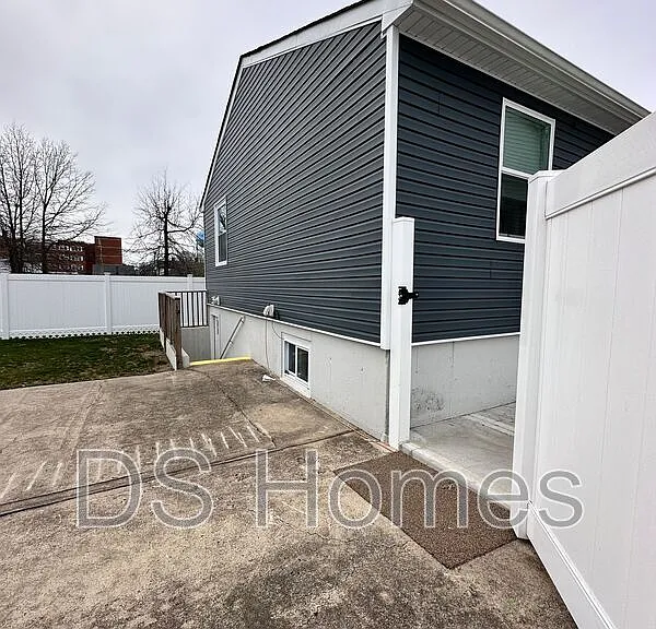 34 Elizabeth Ave — Photo 17