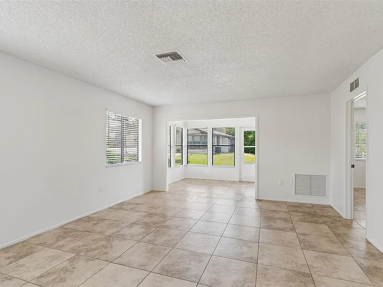 2945 Grovewood Blvd #A — Photo 23