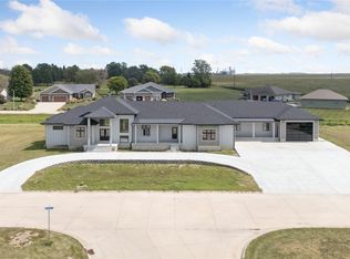 1312 Schmalle Cir, Belmond, IA 50421