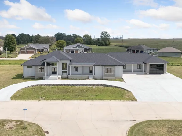 1312 Schmalle Cir, Belmond, IA 50421