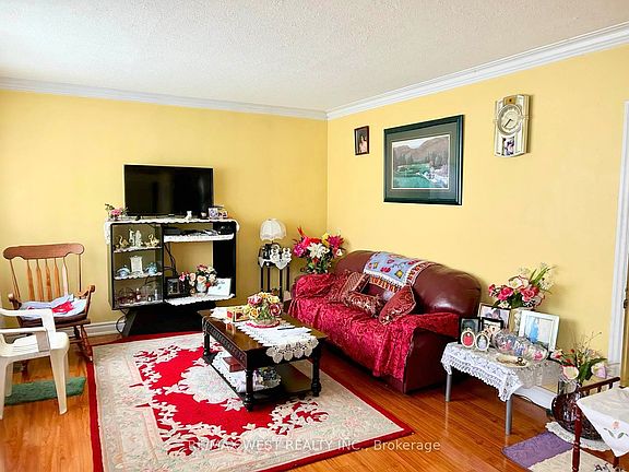5th image of 2567 Kingston Rd