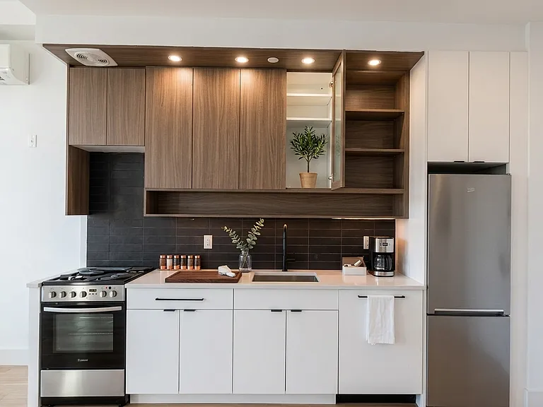 74 N 1st St #5G — Photo 3