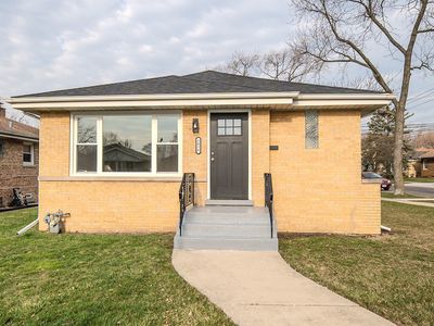 8058 E Prairie Rd, Skokie, IL, 60076