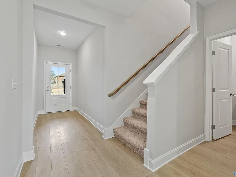 1755 Stampede Cir SE — Photo 5