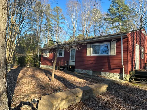 1426 Mila Rd, Wicomico Church, VA 22579