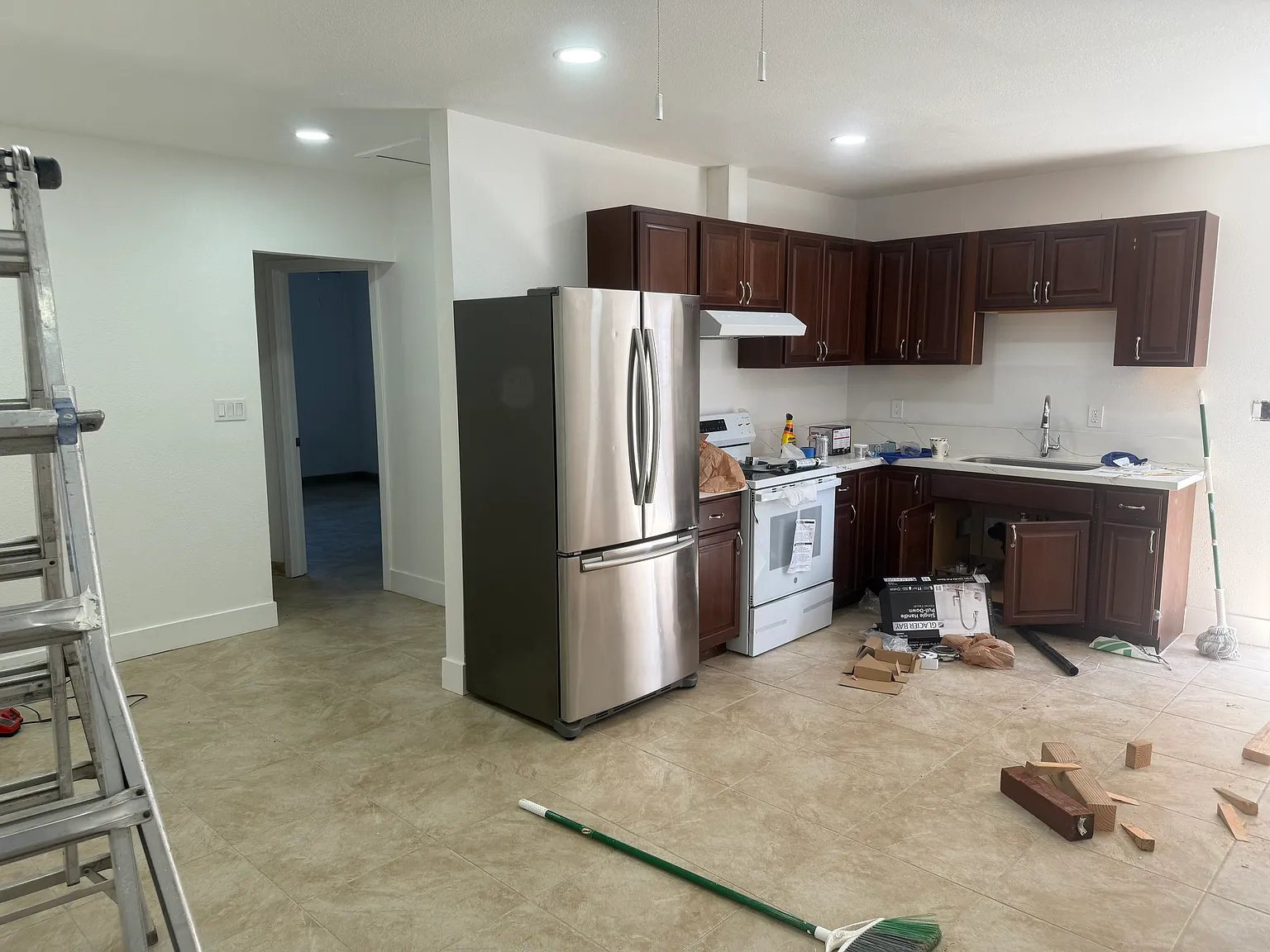 2 bed, 650 sqft, $2,000 — Photo 1