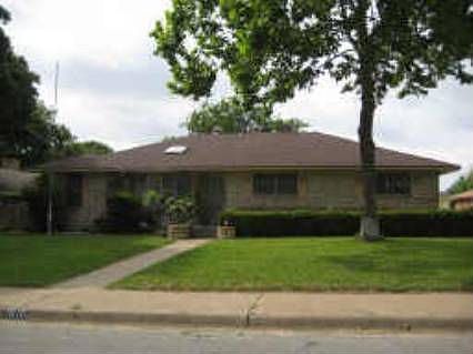 2nd image of 1916 Southside Terrace Dr