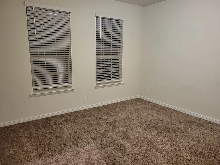 519 Heartland Dr — Photo 10