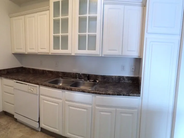 Senate Place Apartments — Photo 29