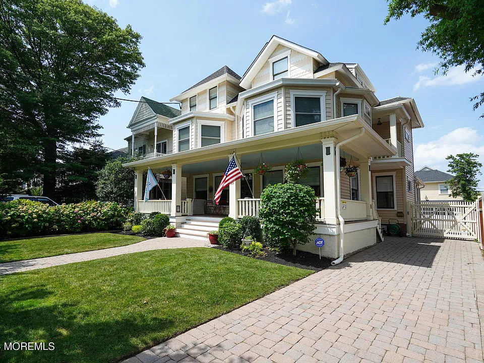 511 Asbury Ave #MAIN HOME