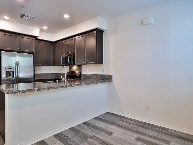 7070 Montecito Ln — Photo 26