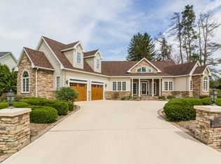 24 Stevenson Ln, Agawam, MA 01001